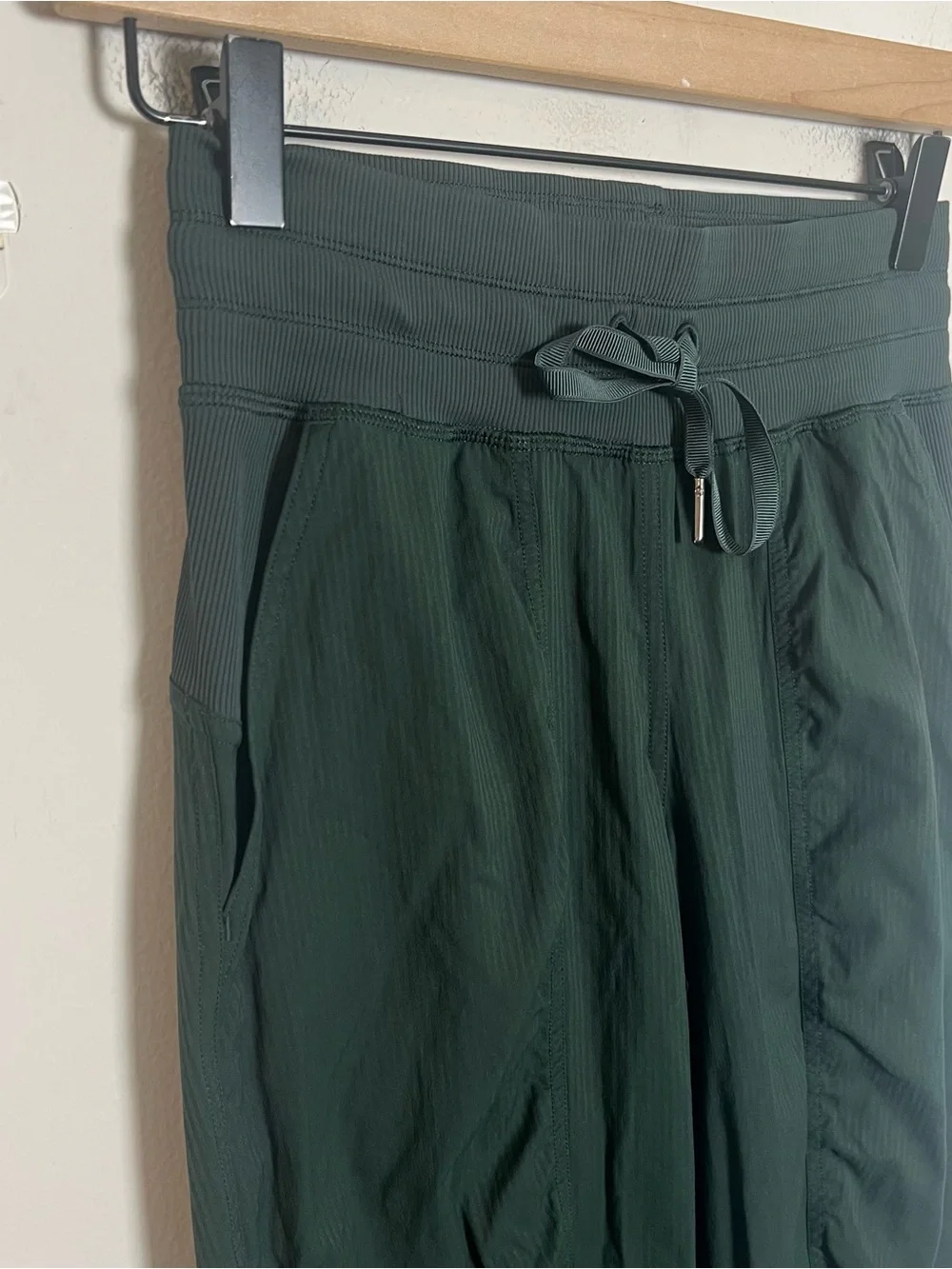 LULULEMON- Dance Studio Mid-Rise Jogger Full Length Rainforest Green Size 2